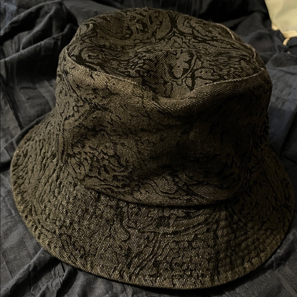 Liz Claiborne Elegant Black Textured bucket hat